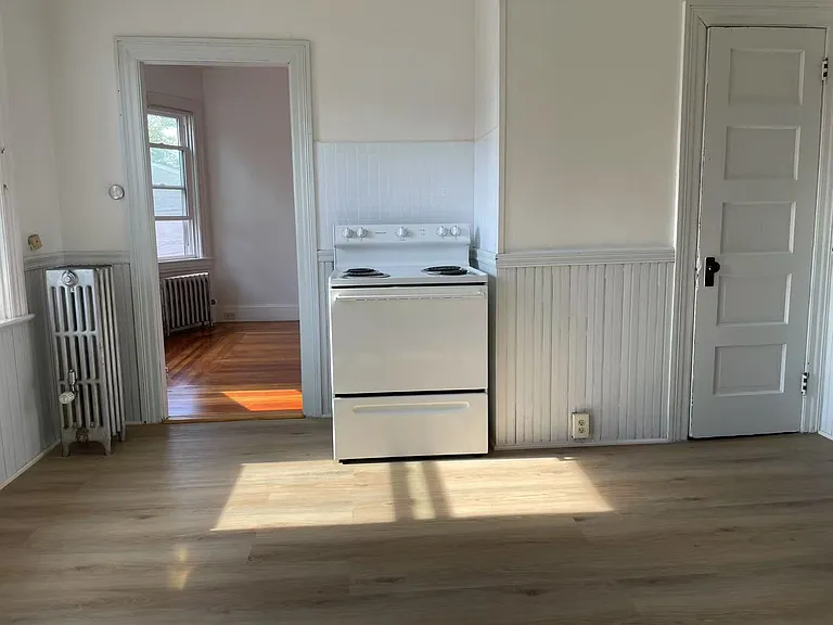 87 E Manning St #2 — Photo 9