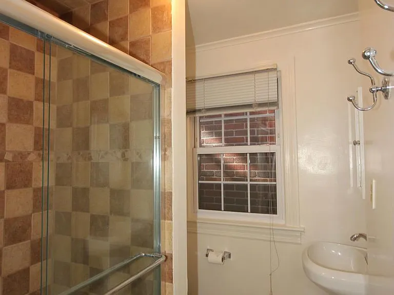 1006 Oronoco St #UPPER LEVEL — Photo 11