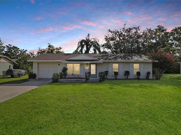 923 April Hills Blvd, Lady Lake, FL 32159