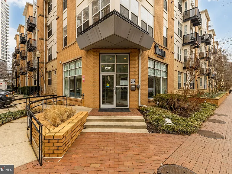 1201 E West Hwy #238 — Photo 3