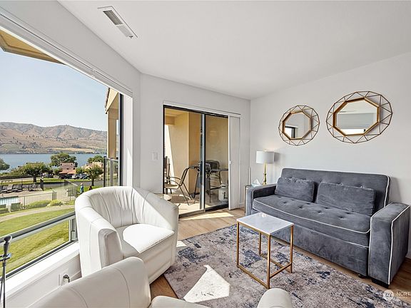 3rd image of 100 Lake Chelan Shores Drive #17-9