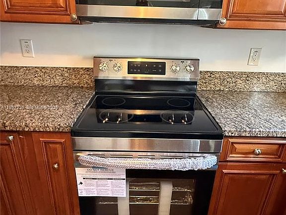 5th image of 2262 NW 171st Ter