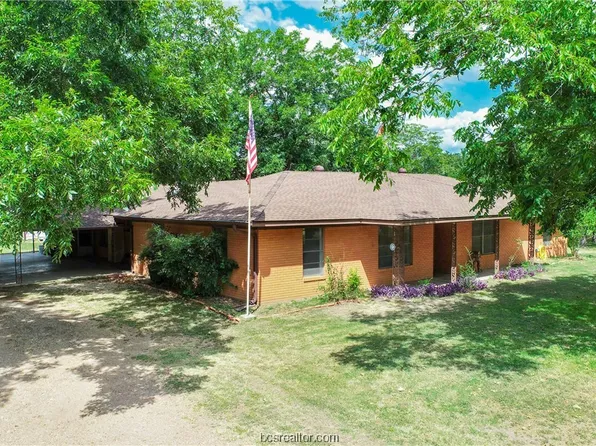 1004 N Hull St, Caldwell, TX 77836