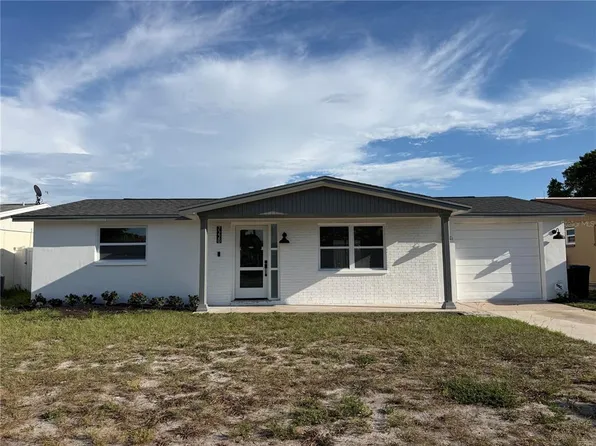 7220 Fox Hollow Dr, Port Richey, FL 34668