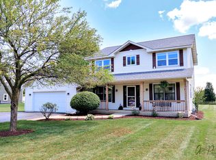 9628 Hunters Ln, Spring Grove, IL 60081