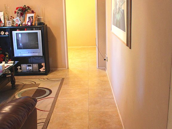 3rd image of 2819 W Diana Ave
