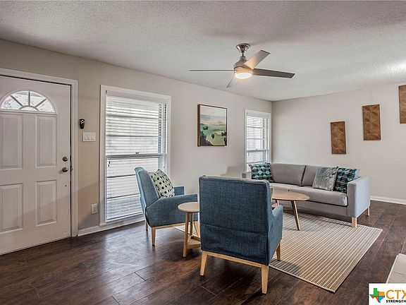4th image of 420 E Lamar Ave