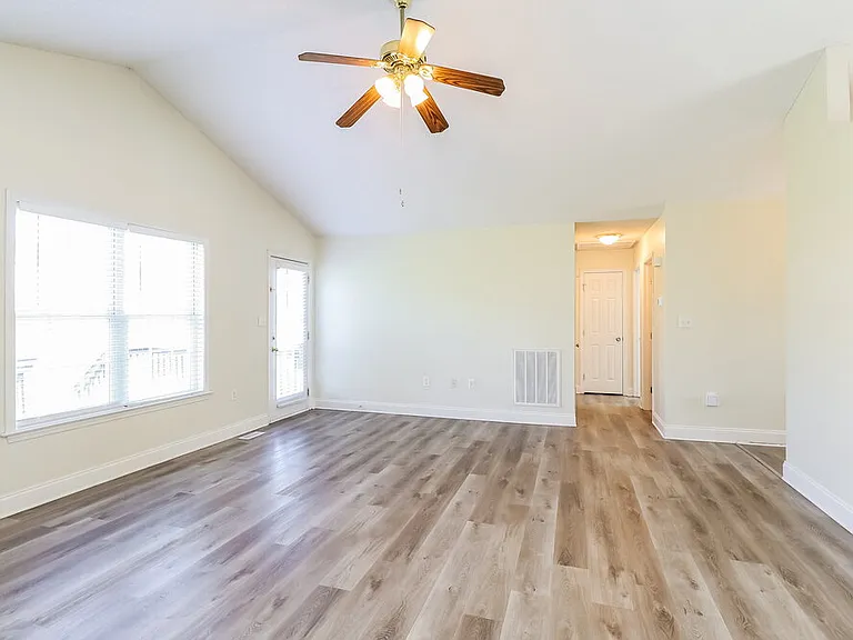 4512 Carol Ct — Photo 5