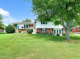 9816 Lakewood Dr, Louisville, KY 40272