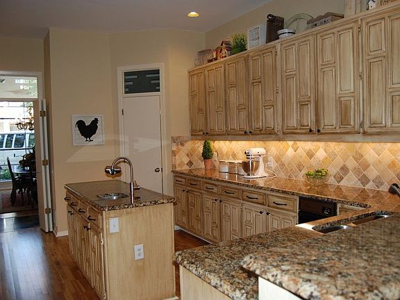 5th image of 4560 Southgate Dr