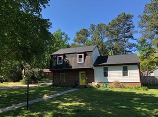 313 Brookedge Dr, Colonial Heights, VA 23834