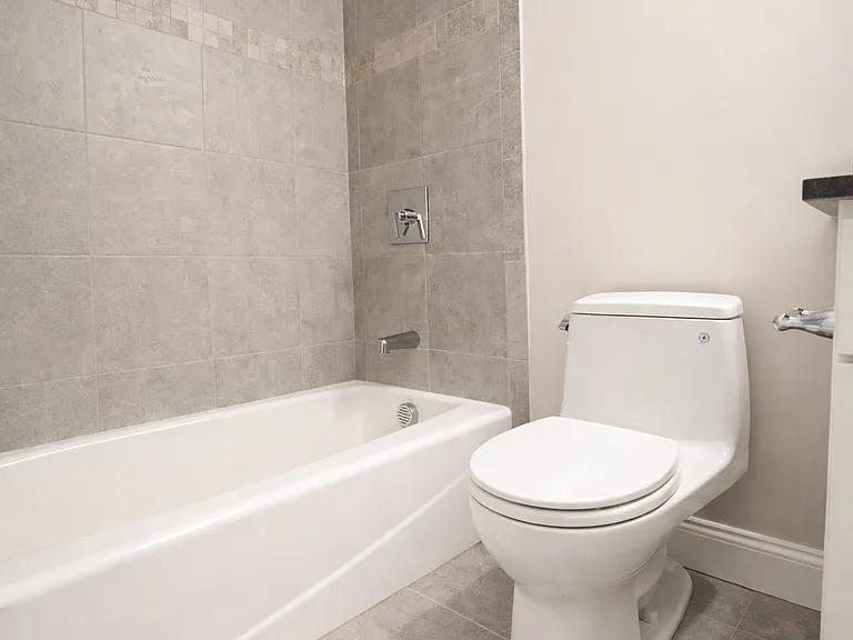 23 Roberts St #3 — Photo 14