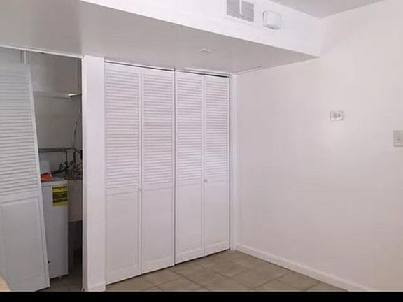 4th image of 402 Englewood Ave