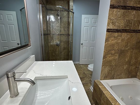 5th image of 5405 W Quincy St #1