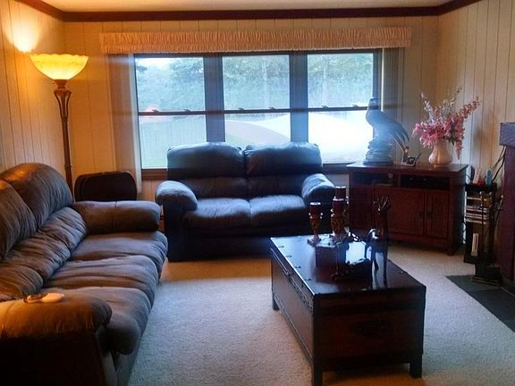 4th image of 3316 Yellowstone Dr SW