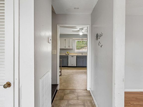5th image of 1315 Northgate Cir