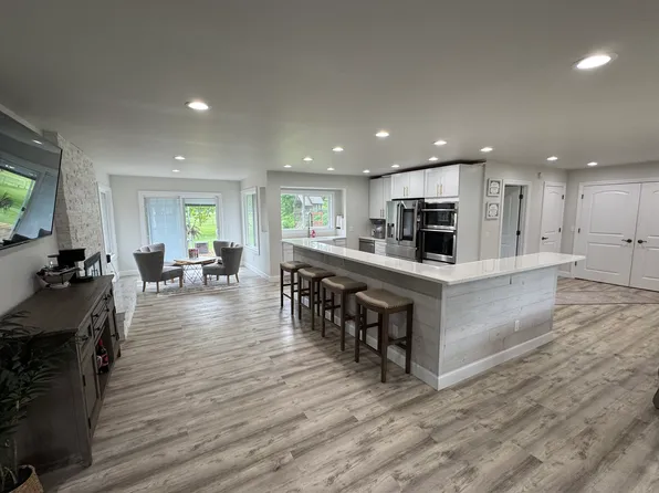 1571 N Huron Rd, Pinconning, MI 48650