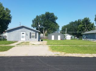 1109 N 7th St, Salina, KS 67401
