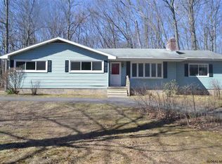 26 Van Vranken Rd, Clifton Park, NY 12065