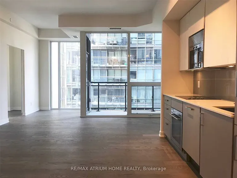 17 Dundonald St #808 — Photo 3