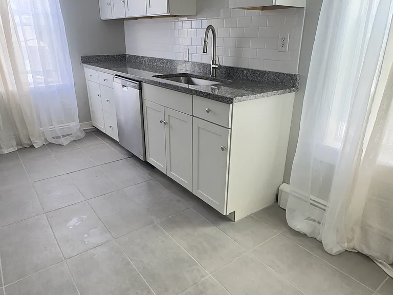 431 Washington St — Photo 19