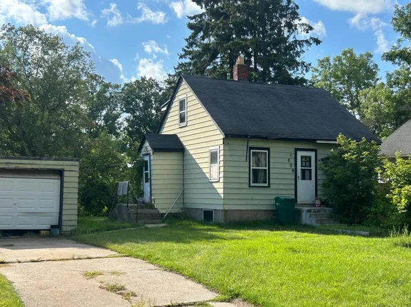 609 NW 9th Ave, Grand Rapids, MN 55744