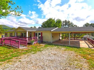 104 Fresh Meadow Ln, Vinton, VA 24179