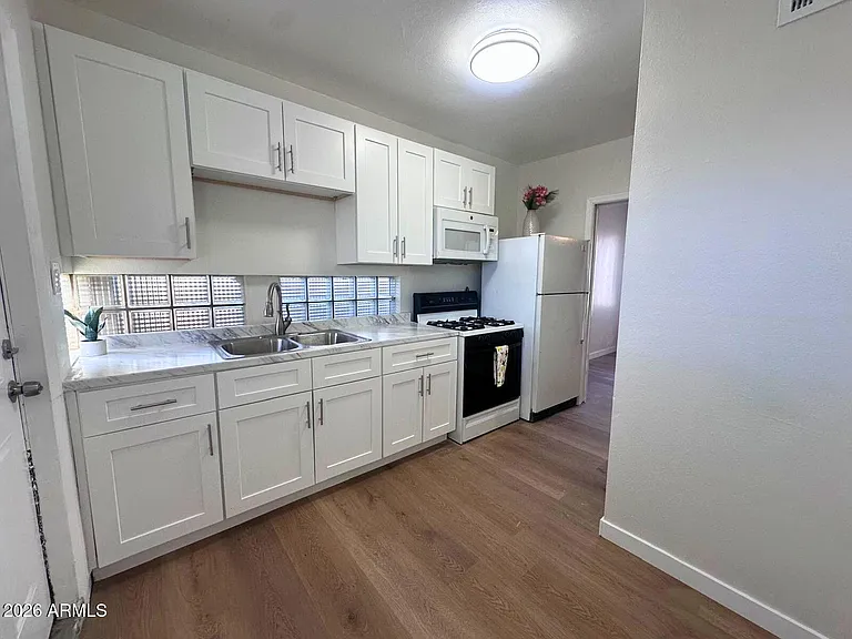 3927 N Longview Ave #2 — Photo 11