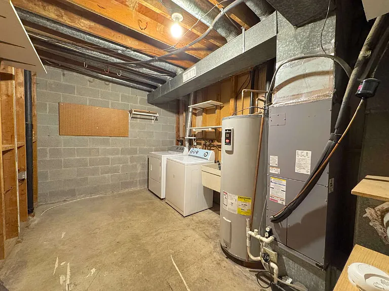 4104 Sideburn Rd — Photo 24
