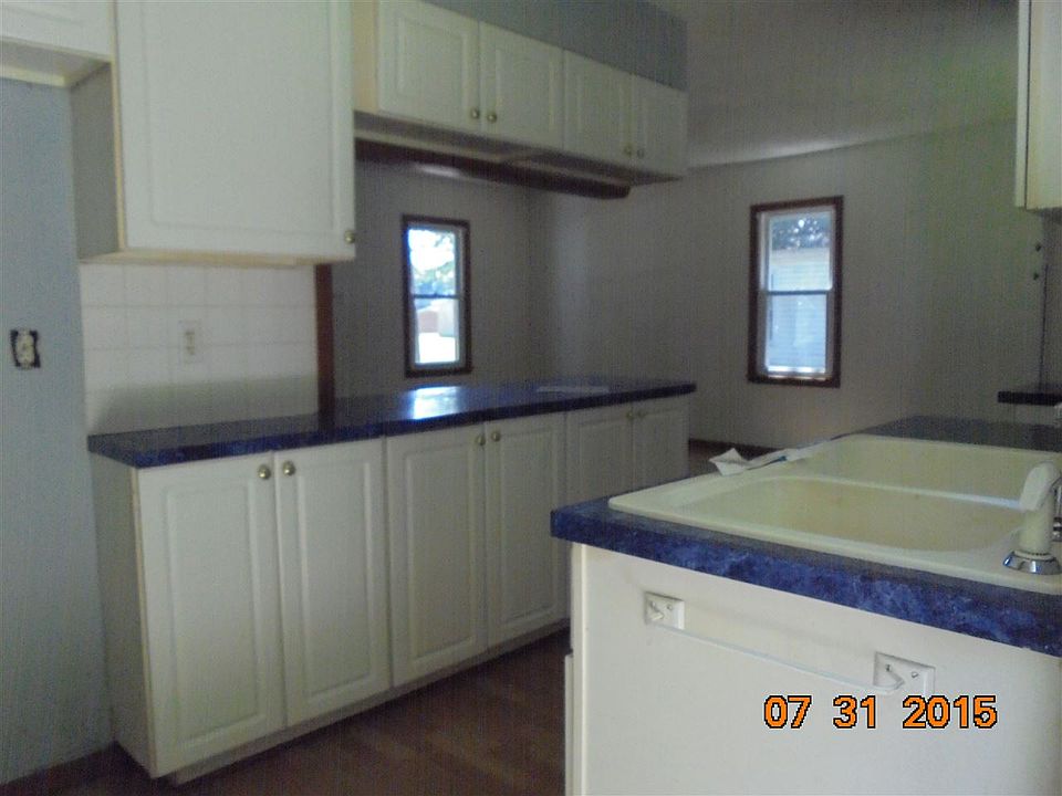 2nd image of 813 N Adams St