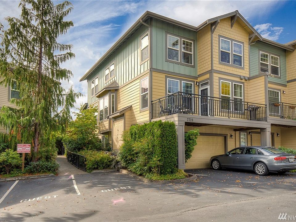 Desirable end-unit townhome in beautiful Snoqualmie Ridge delivers a lifestyle of convenience & comfort. Abundance of parking in the secure 2 car garage, outside the garage and additional guest parking. 