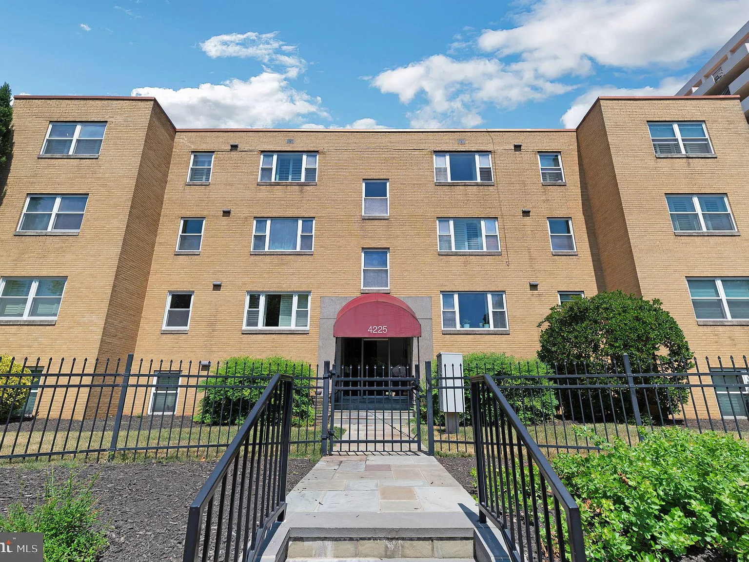 1 bed, 850 sqft, $2,600 — Photo 1