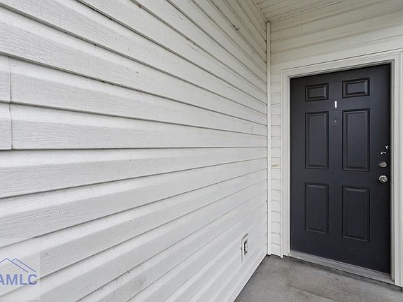 5th image of 110 Cohen Dr