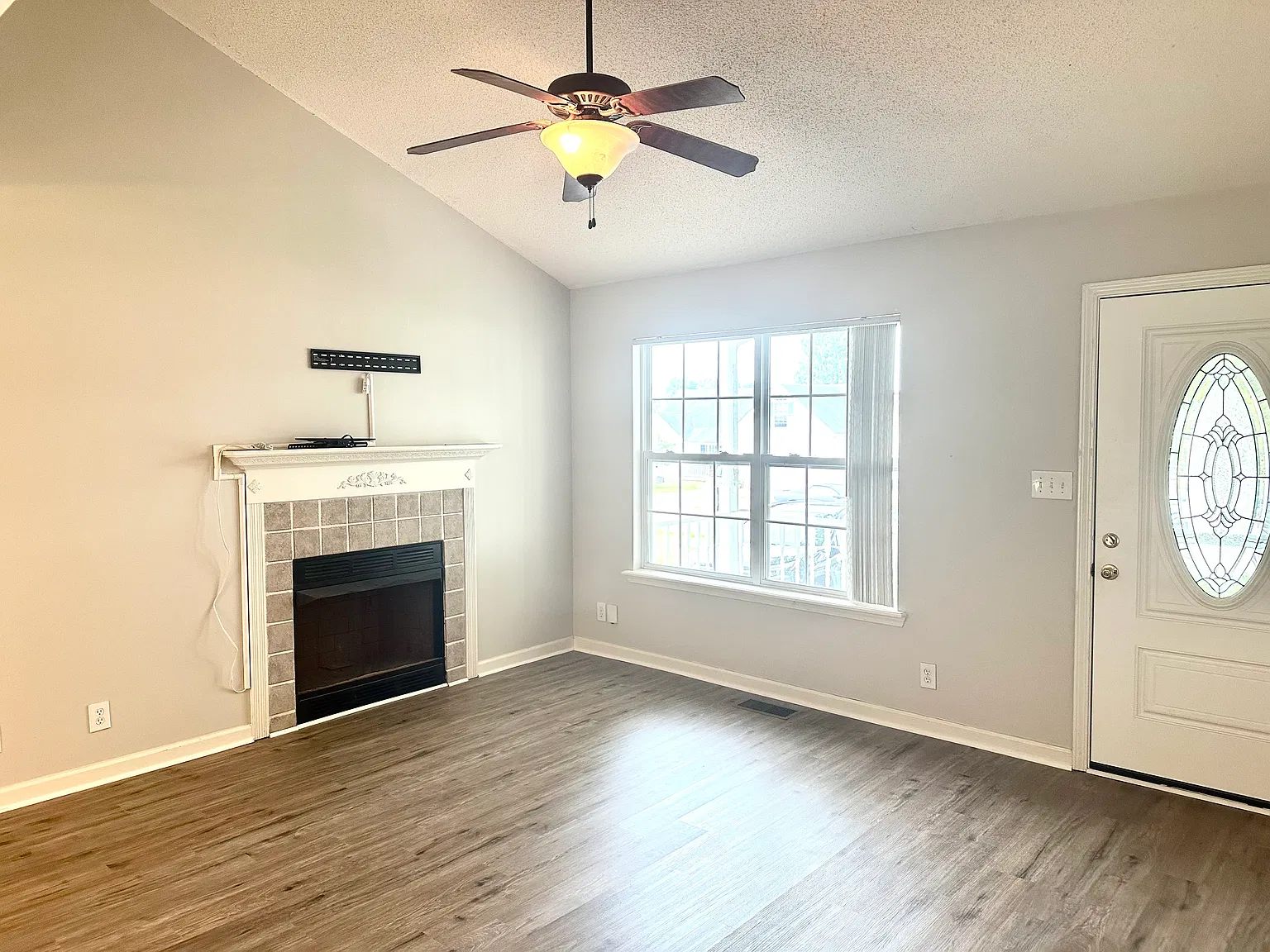 3 bed, 1654 sqft, $1,550 — Photo 2