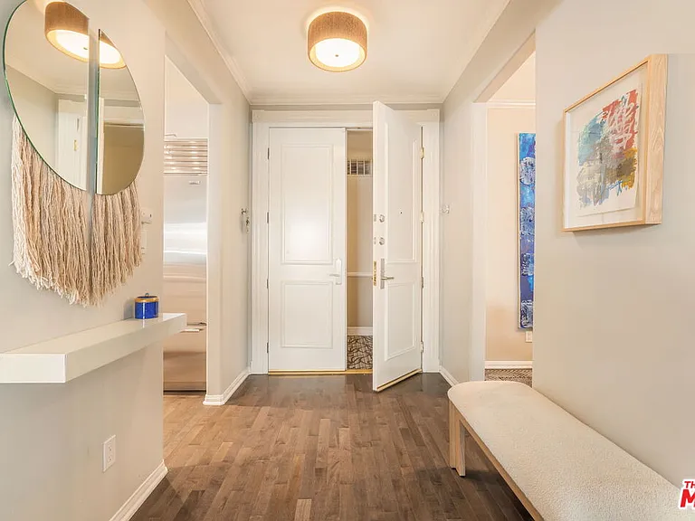 930 N Doheny Dr #103 — Photo 19