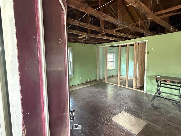 4th image of 2050 N Nettleton Avenue