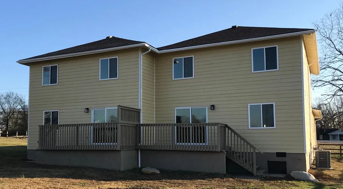 3 bed, 2.5 bath, 1600 sqft, $2,000 — Photo 2