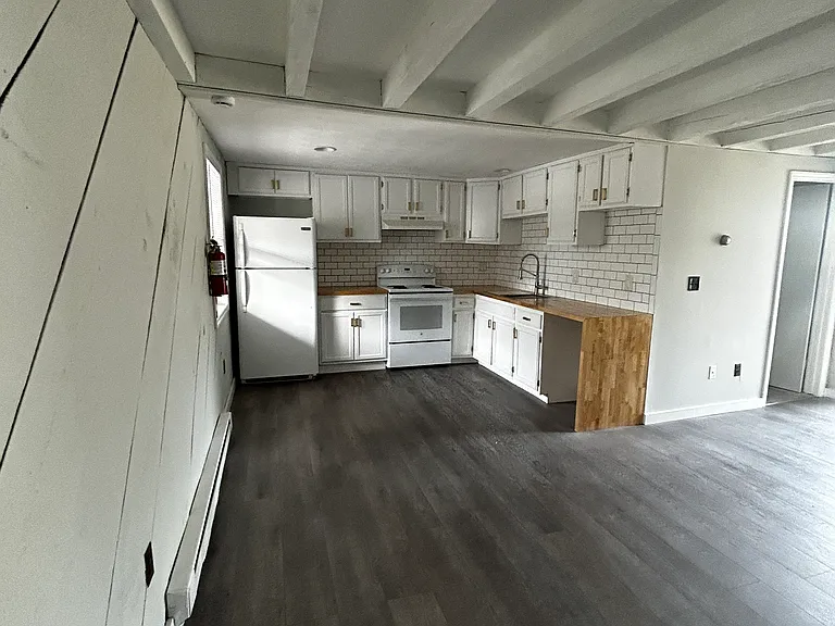 96 W Hurley Rd #2 — Photo 2
