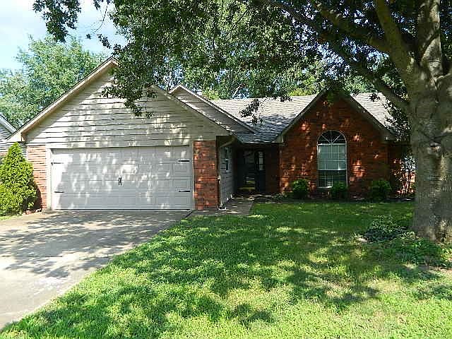 1st image of 465 E Brick Dr