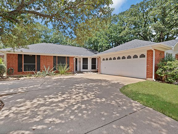 2nd image of 105 Arthur Dr