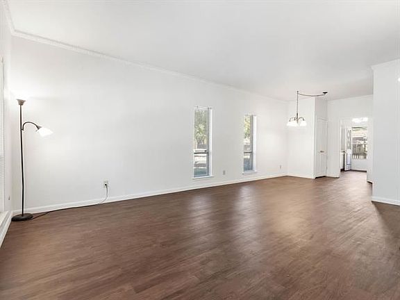5th image of 4320 Bellaire Dr S APT 101W