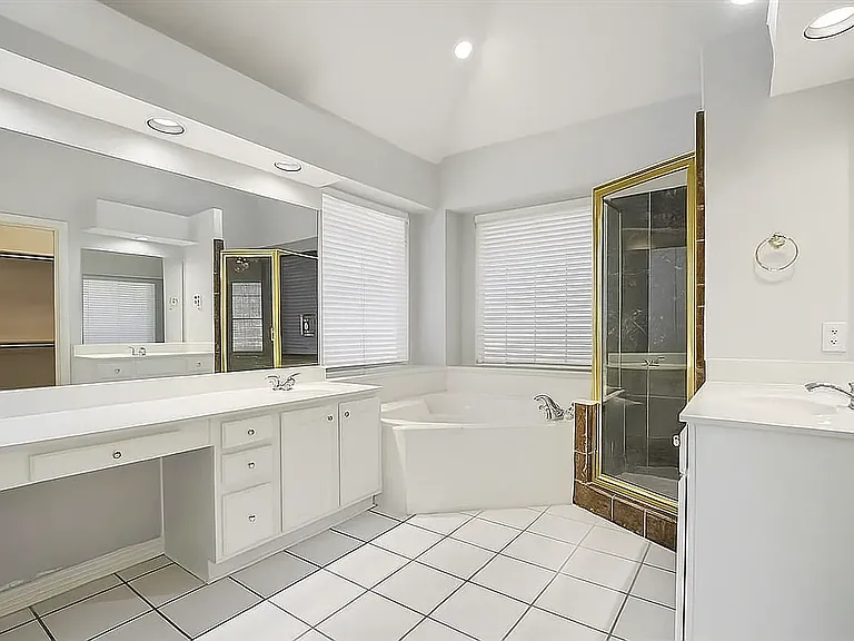 3420 Devonshire Ct — Photo 9