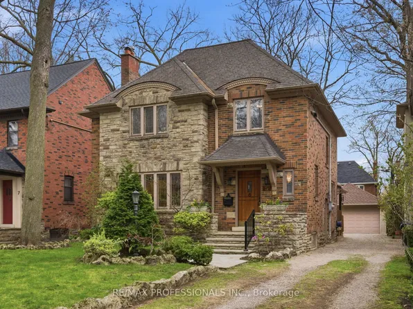 5 Princeton Rd, Toronto, ON M8X 2E1