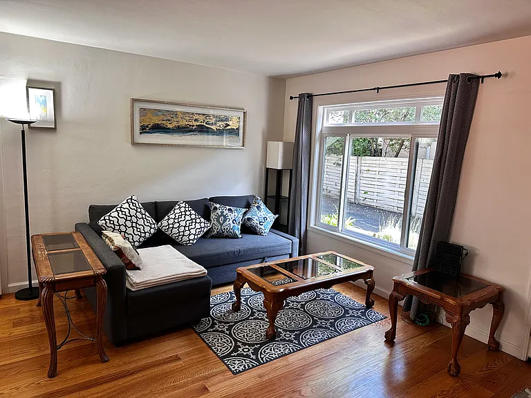 308 Waverley St — Photo 1