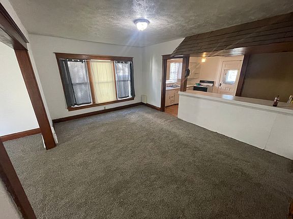 4th image of 1728 Morton Ave