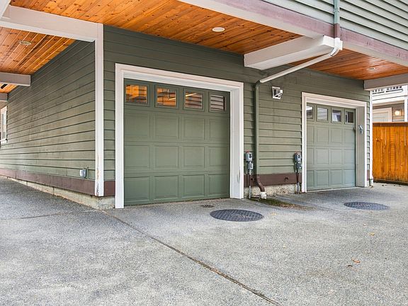 2nd image of 1022A Taylor Ave N
