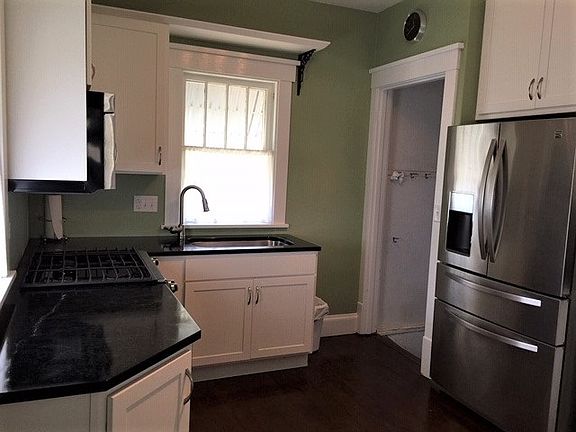 2nd image of 909 Douglas Ave