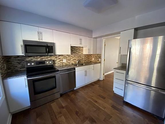 2nd image of 9103 Dominion Cir