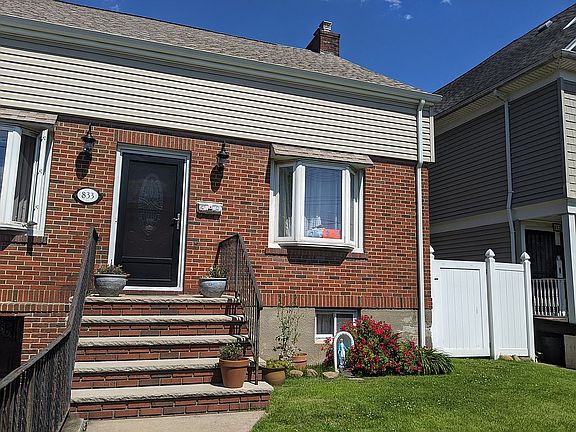 3rd image of Jewett Ave