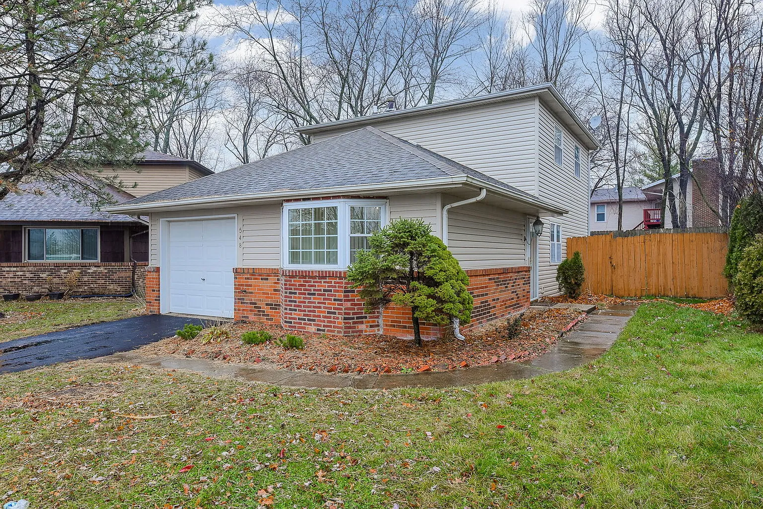 548 Princeton Dr photo 1